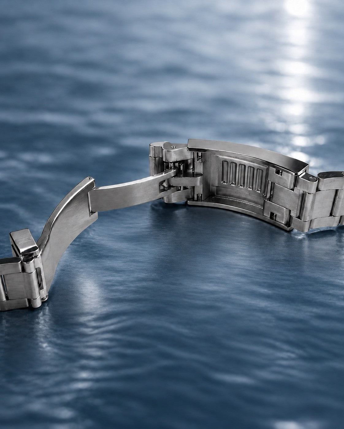 SANDAHL SHALLOW stainless steel bracelet with the folding clasp open.