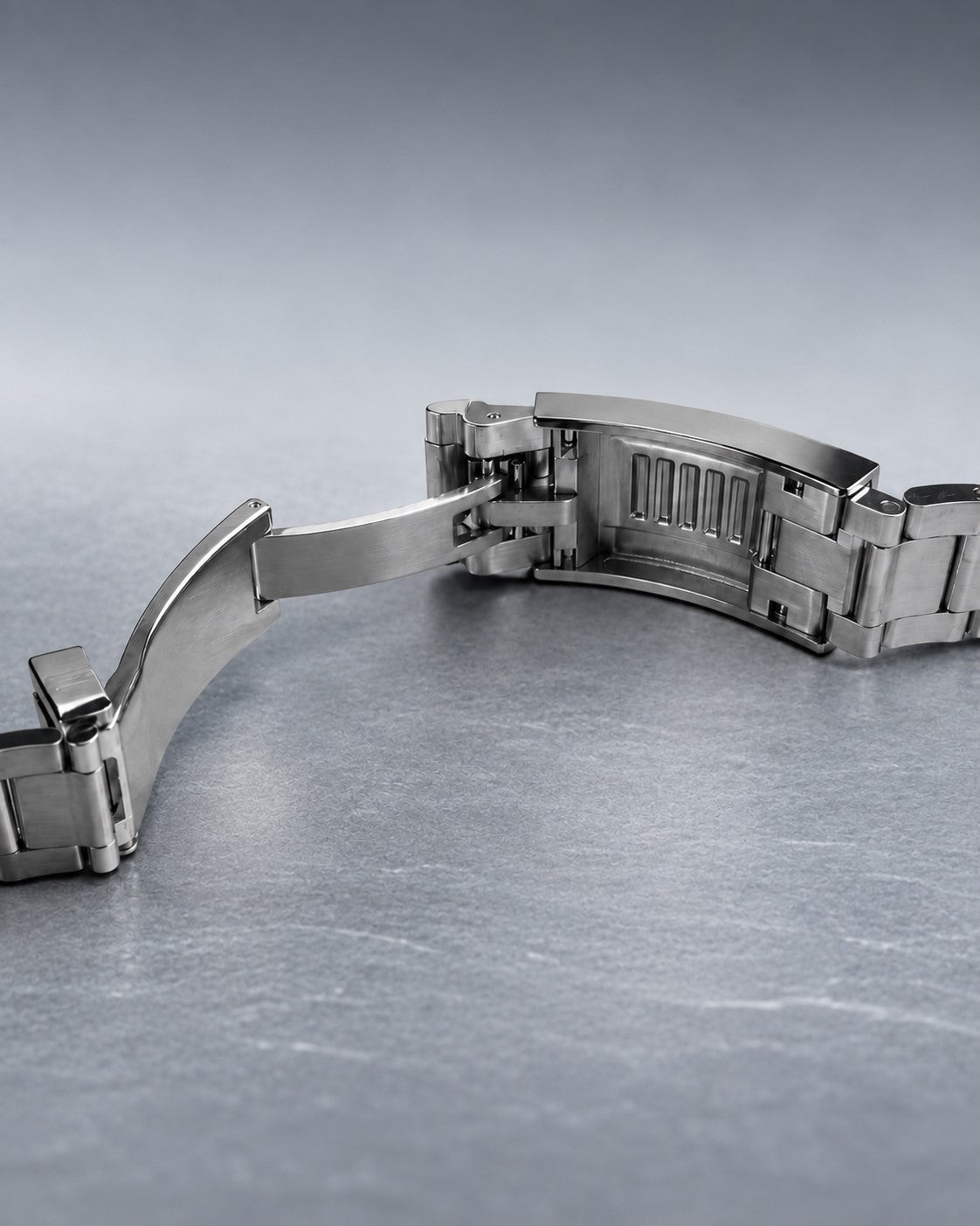 SANDAHL SHALLOW stainless steel bracelet with the folding clasp open.
